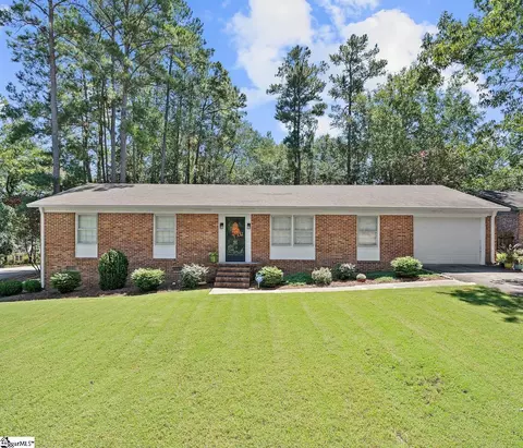 201 Canebreak Ln, Simpsonville, SC 29681