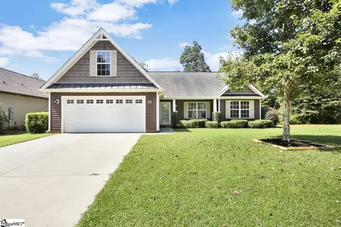 216 Finley Hill Ct, Simpsonville, SC 29681