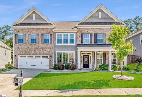 104 Leigh Creek Dr, Simpsonville, SC 29681