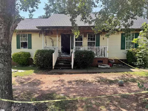 312 Lincoln Dr, Taylors, SC 29687