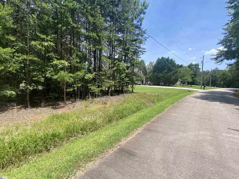 10 White Pine Ln, Greenville, SC 29617