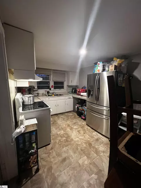 9 7th St, Greer, SC 29651 photo 3