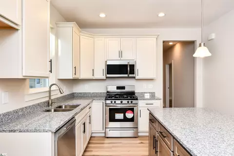 111 Townsend Ave, Greer, SC 29651 photo 8