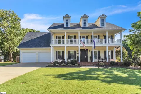 319 Chenoweth Dr, Simpsonville, SC 29681