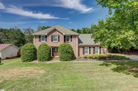 100 Hunters Woods Dr, Simpsonville, SC 29680