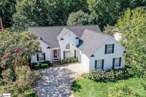 8 Dapple Gray Ct, Simpsonville, SC 29680