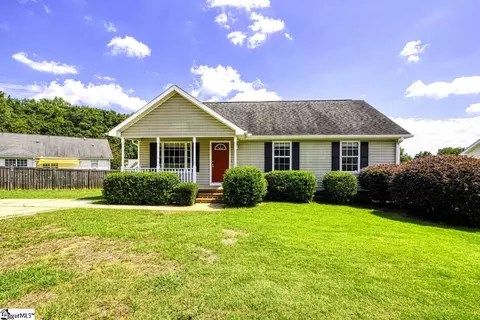 1106 Dunwoody Dr, Simpsonville, SC 29681