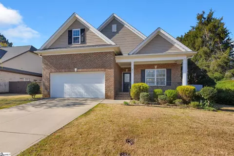 2 Ruby Lake Ln, Simpsonville, SC 29681