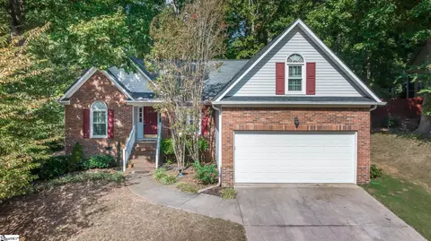 7 Harrow Ct, Mauldin, SC 29662