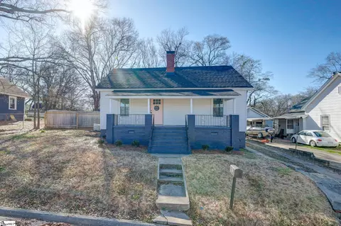 45 W 5th St, Greenville, SC 29611