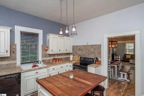 400 King St, Easley, SC 29640 photo 9