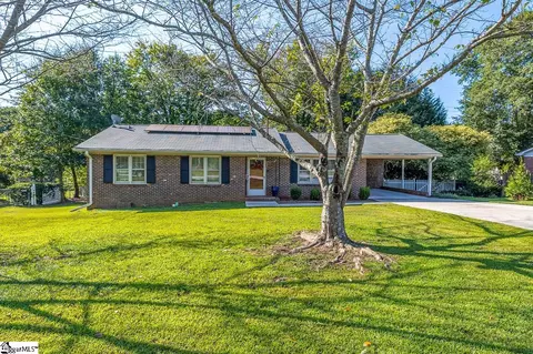 14 Amy Ln, Taylors, SC 29687