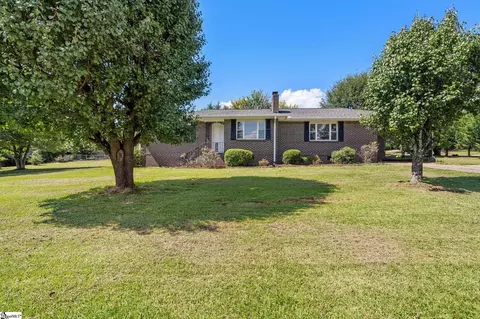 105 Hillside Dr, Greer, SC 29651
