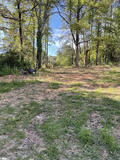 204 Church Of God Cir, Cleveland, SC 29635