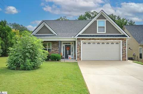 603 Cub Branch Dr, Spartanburg, SC 29301
