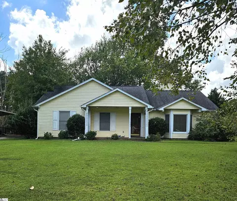 102 Foxbriar Ct, Simpsonville, SC 29681