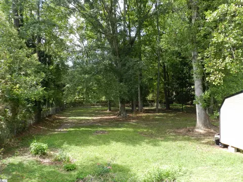 111 Montclair Rd, Mauldin, SC 29662 photo 2