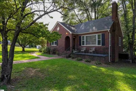 901 N A St, Easley, SC 29640 photo 2