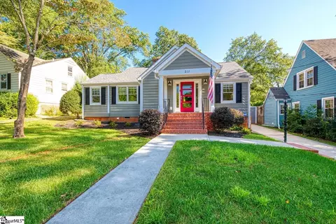 211 Aberdeen Dr, Greenville, SC 29605