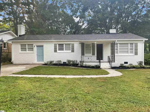 105 Woodland Dr, Fountain Inn, SC 29644