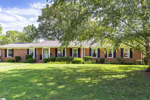 221 Convair Dr, Spartanburg, SC 29301