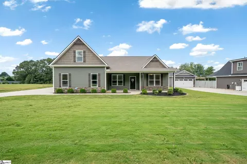 343 Waters Rd, Taylors, SC 29687