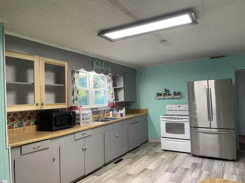 10 E Fleming St, Ware Shoals, SC 29692 photo 5