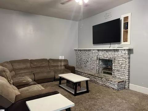 10 E Fleming St, Ware Shoals, SC 29692 photo 3