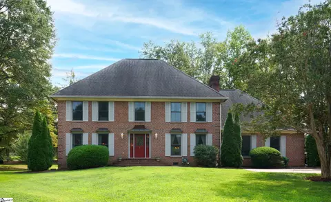 108 Ravenwood Ln, Simpsonville, SC 29681