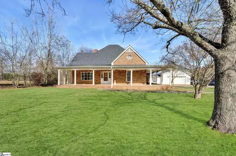 713 E Poinset St, Greer, SC 29651