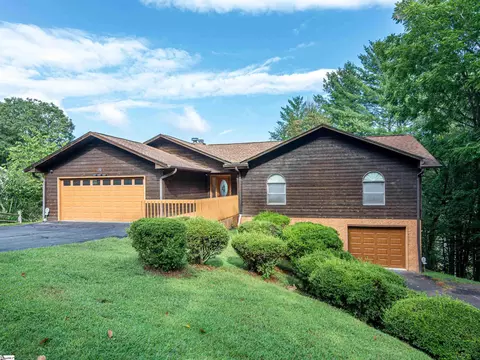 76 Hubbard Cir, Penrose, NC 28766