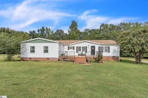 543 Hayes Dr, Gray Court, SC 29645
