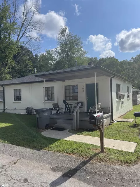 303 Von Hollen Dr, Greenville, SC 29617