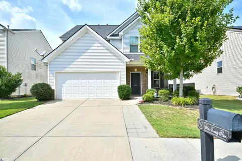 323 Barrett Chase Dr, Simpsonville, SC 29680