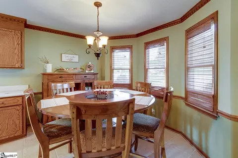 100 Hallmark Ln, Easley, SC 29640 photo 9