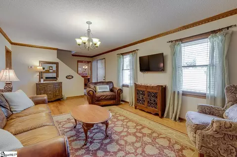 100 Hallmark Ln, Easley, SC 29640 photo 8