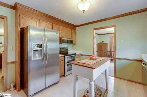 100 Hallmark Ln, Easley, SC 29640 photo 11