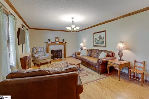 100 Hallmark Ln, Easley, SC 29640 photo 5