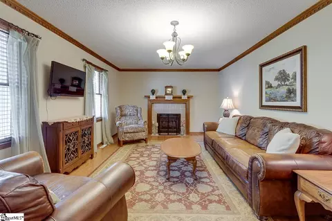100 Hallmark Ln, Easley, SC 29640 photo 6