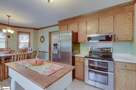 100 Hallmark Ln, Easley, SC 29640 photo 14