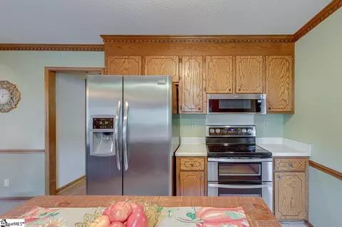 100 Hallmark Ln, Easley, SC 29640 photo 15