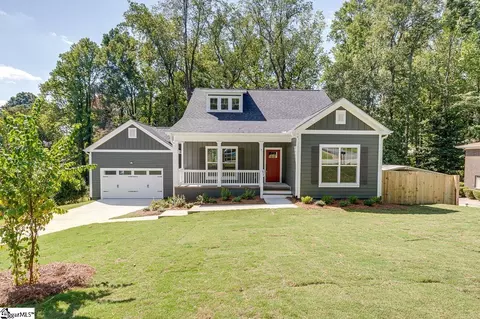 7 Wildwood Rd, Greenville, SC 29615