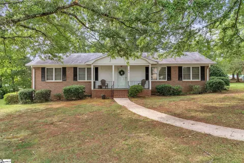 106 Chestnut Dr, Easley, SC 29642
