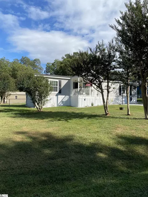 107 Cedar Dr, Piedmont, SC 29673