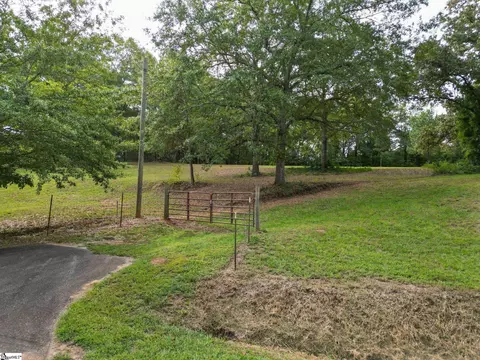 240 Hamby St, Pelzer, SC 29669