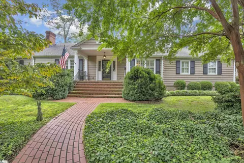8 Woodland Way, Greenville, SC 29601