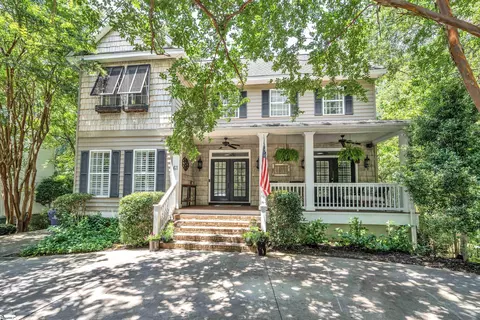 61 Oak Crest Ct, Greenville, SC 29605