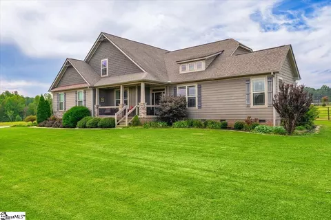6 Fancy Ln, Travelers Rest, SC 29690