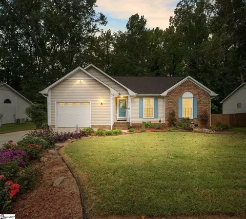 112 Boxelder Ln, Simpsonville, SC 29680