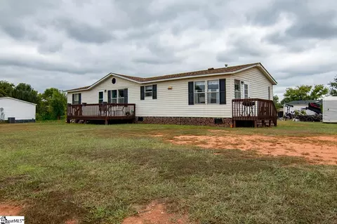 202 Premier Dr, Piedmont, SC 29673